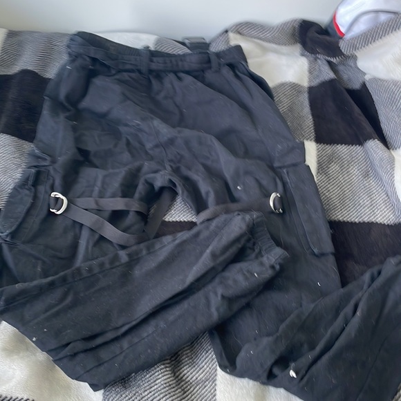 Cargo pants - Picture 2 of 2